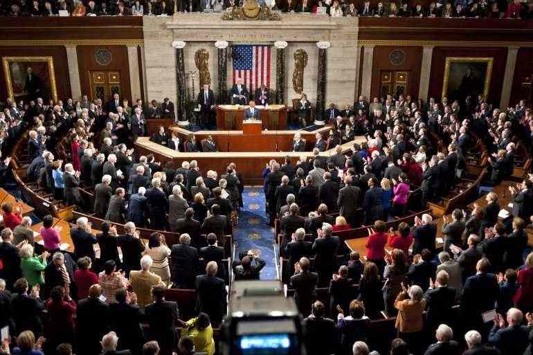 La Cámara de Representantes de EE. UU votó por una resolución que pide al presidente Donald Trump que presente una queja de denunciante ante el Congreso