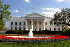 Las solicitudes por desempleo en EE. UU. Caen por debajo de la marca del millón