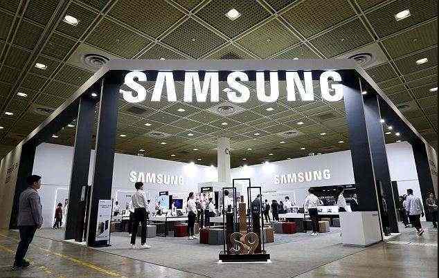 Samsung Electronics says profit may fall less slightly than analyst expectations