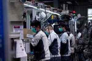 Chinese fourth-quarter economic growth will accelerate, says bureau spokesman